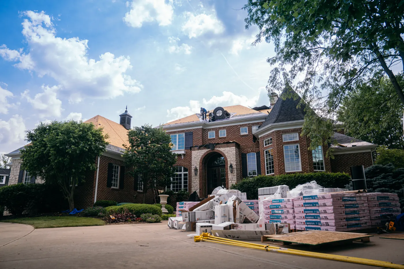 Manufacturer-certified roof installation in New Whiteland